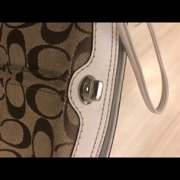 Coach Pouch - Picture 6 of 6